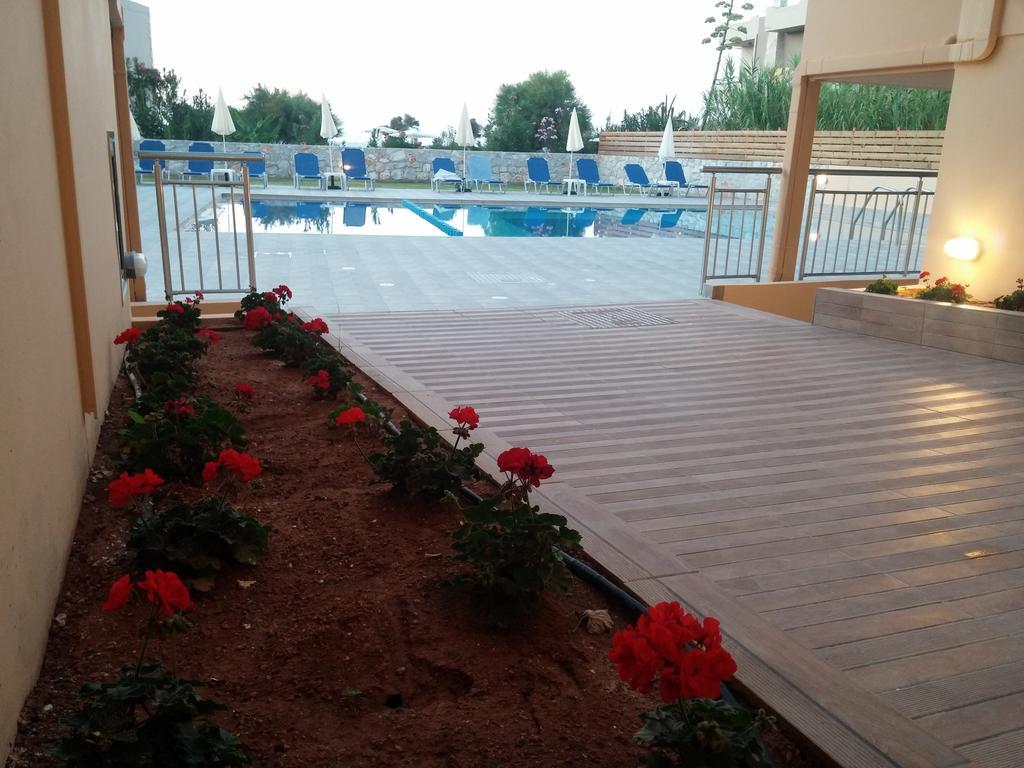 Gerona Mare Apartments Gerani  ภายนอก รูปภาพ