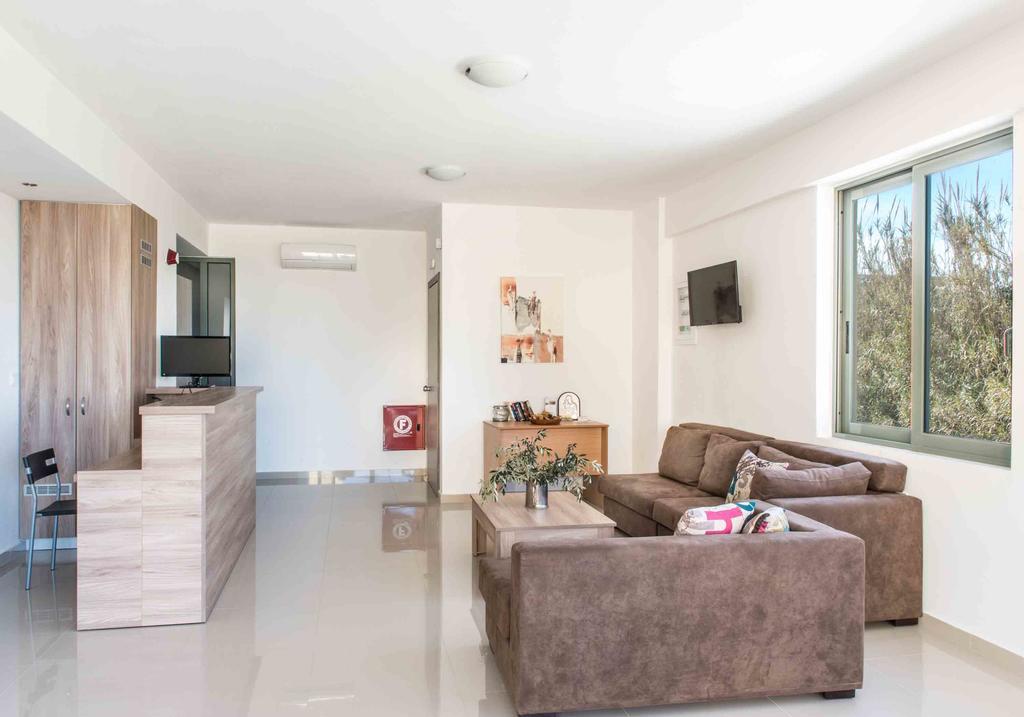 Gerona Mare Apartments Gerani  ภายนอก รูปภาพ