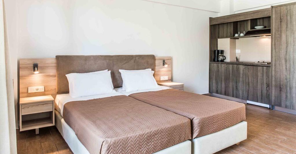 Gerona Mare Apartments Gerani  ภายนอก รูปภาพ