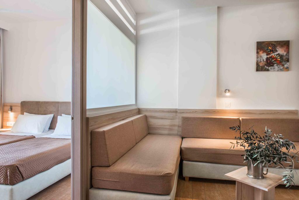 Gerona Mare Apartments Gerani  ภายนอก รูปภาพ
