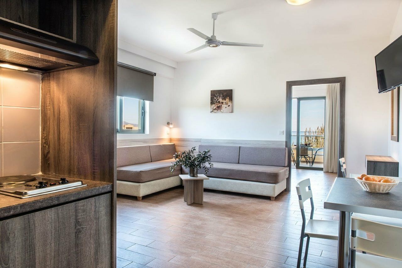 Gerona Mare Apartments Gerani  ภายนอก รูปภาพ